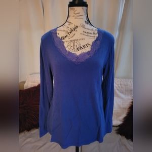 J womans long sleeve top. Size large.